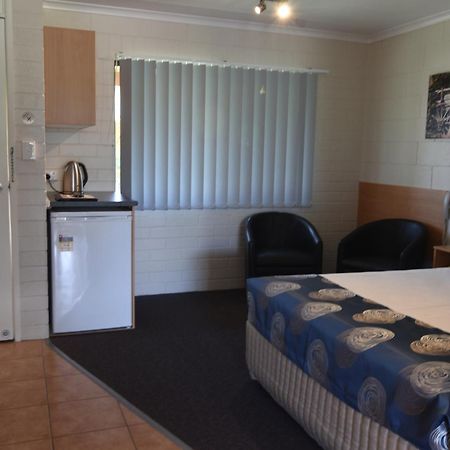 Mundubbera Billabong Motor Inn חדר תמונה
