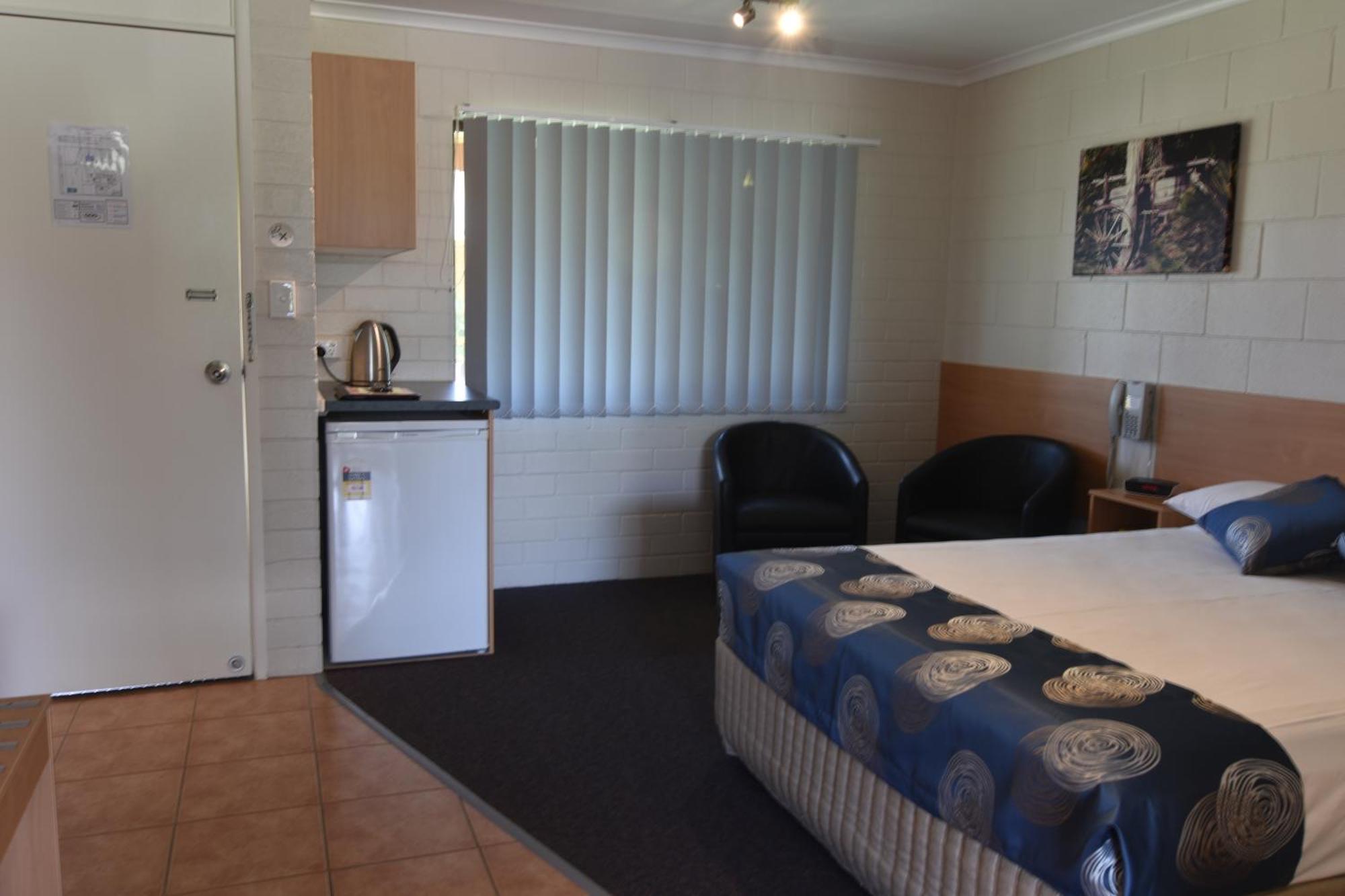 Mundubbera Billabong Motor Inn חדר תמונה