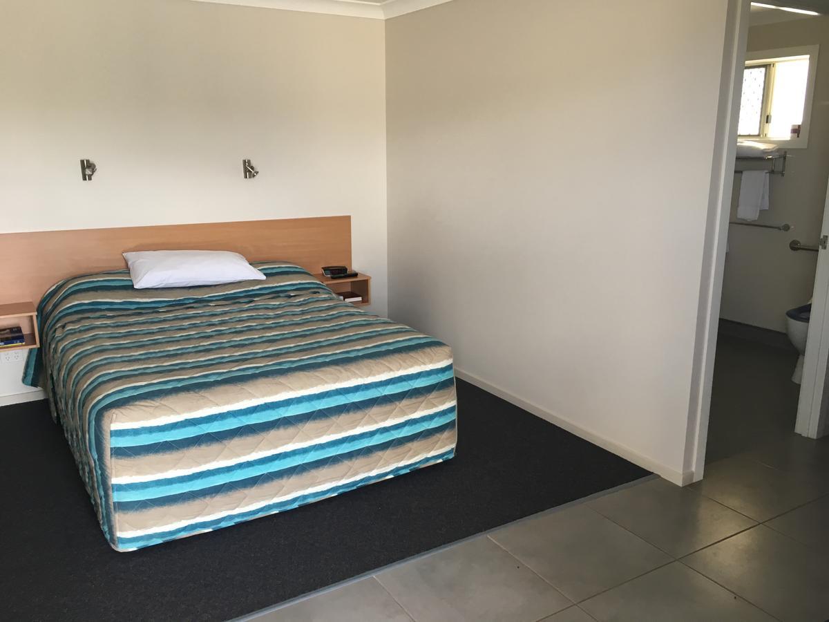 Mundubbera Billabong Motor Inn חדר תמונה