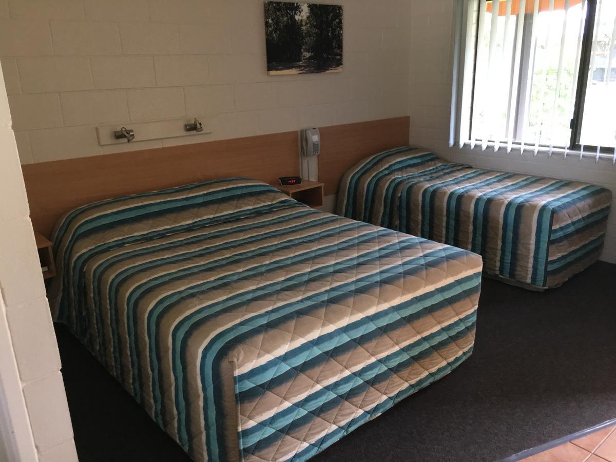 Mundubbera Billabong Motor Inn חדר תמונה